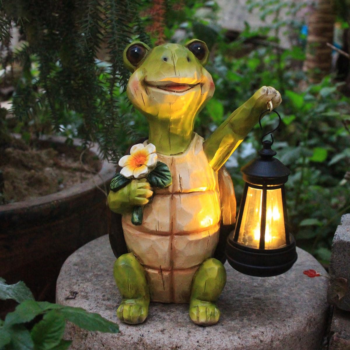 Yewanye Garden Statue Outdoor,Solar Turtle Decor Lights,Resin Figurine Turtle with Solar Light for Patio,Balcony,Yard,Lawn Ornament,Perfect Garden Gift (Turtle 1)
